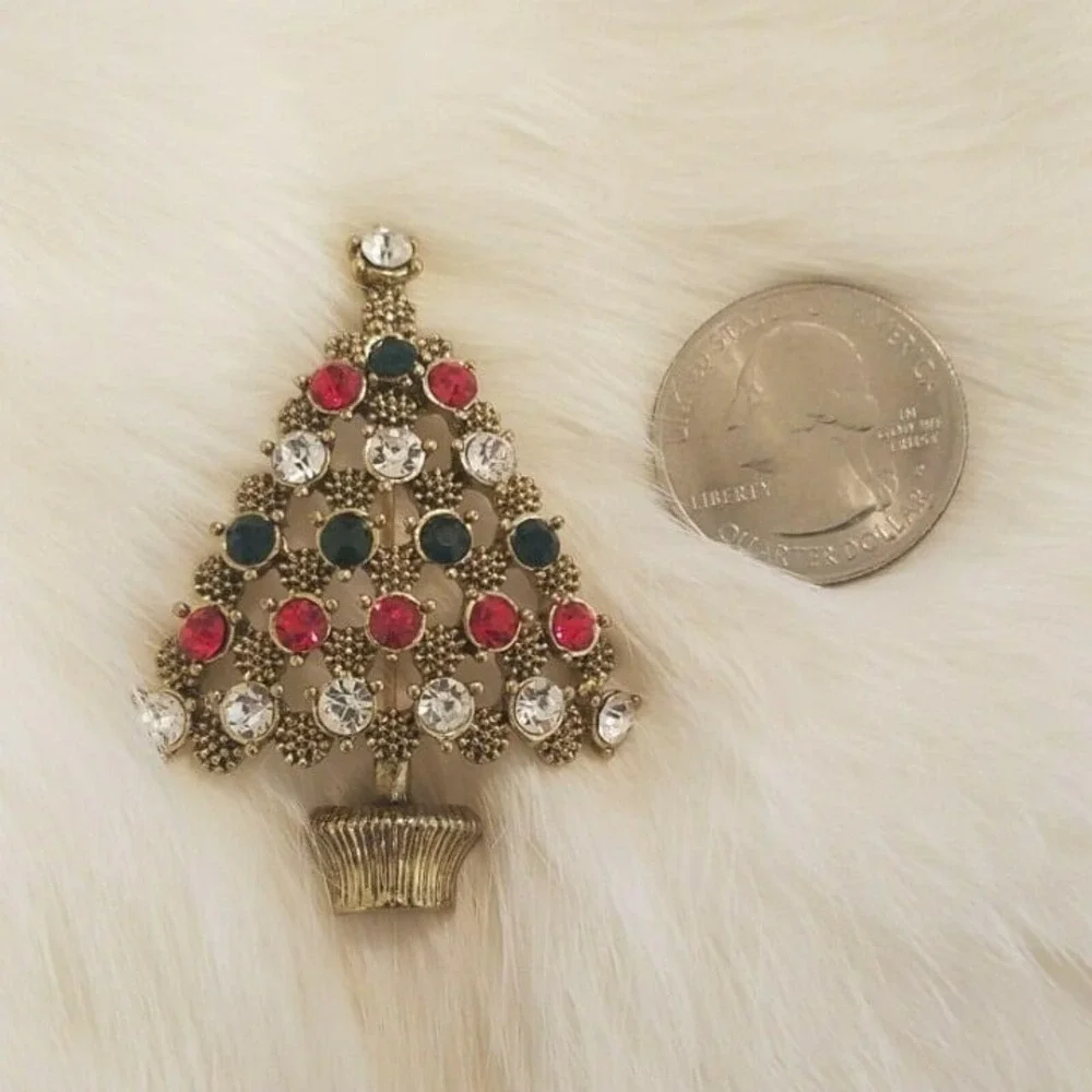Vintage Christmas Tree Brooch Pin Red Green White Rhinestone 3D Holidays 4880